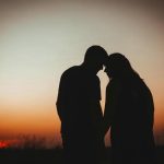 Մշտական զոհաբերություն հարաբերություններում. այն գինը, որը դուք վճարում եք ինքնահավանության համար mshtakan-zohaberuthyun-haraberuthyunnerum-ayn-gineh-oreh-dukh-vtcharum-ekh-inkhnahavanuthyan.jpg